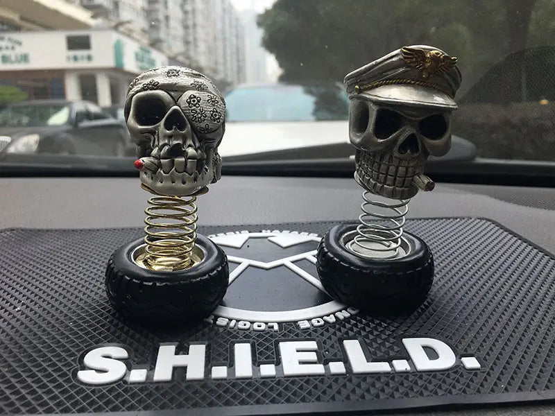 Car Ornament Shaking Halloween Skull Head Tire Spring Skulls Relieve Driving Fatigue Auto Decor Toys Car Decorations RS-SFN047