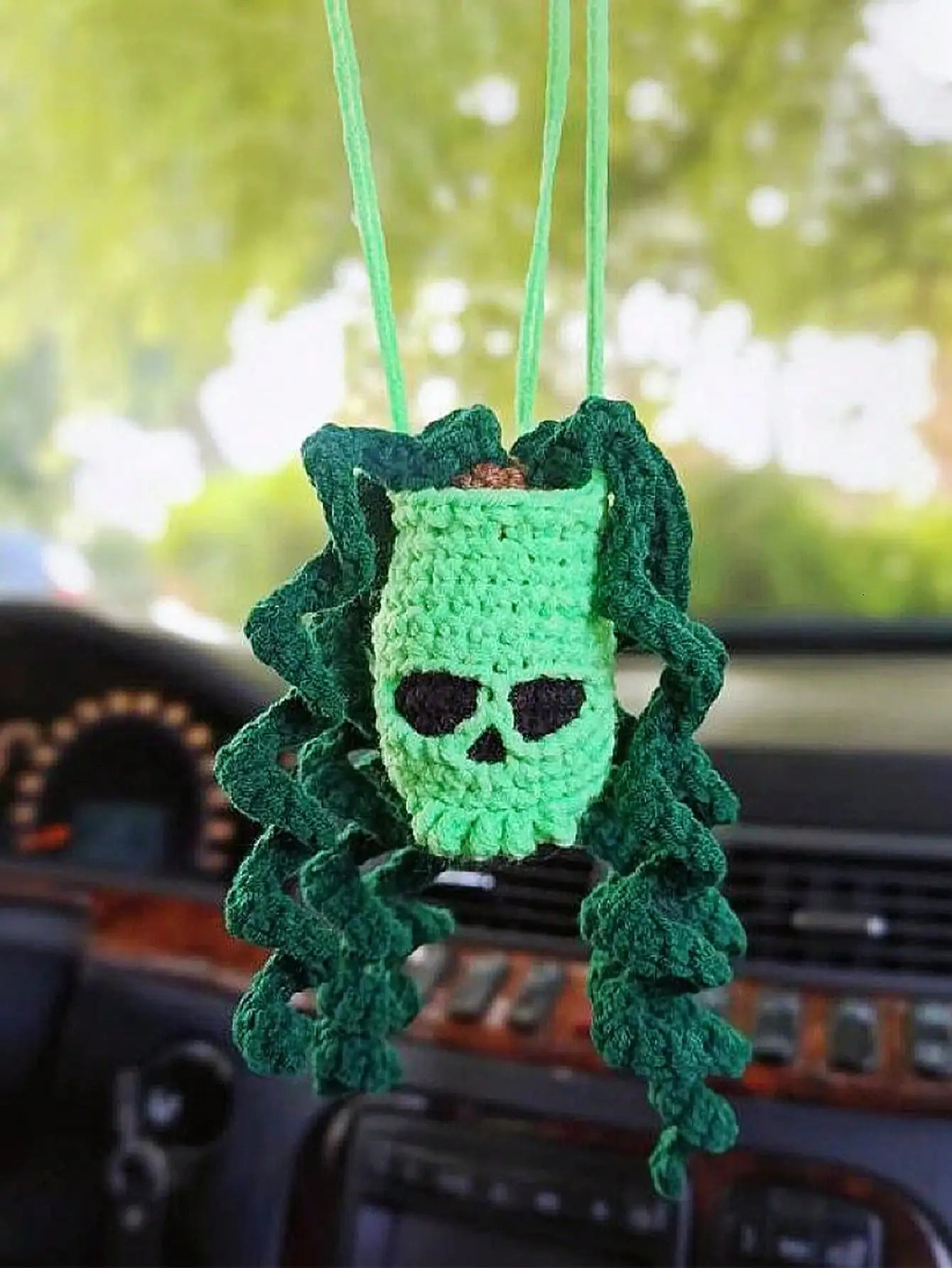 1pc Car Skull Halloween Ornament, Car Decoration, Rearview Mirror Decoration, Hand-Crocheted and Creative