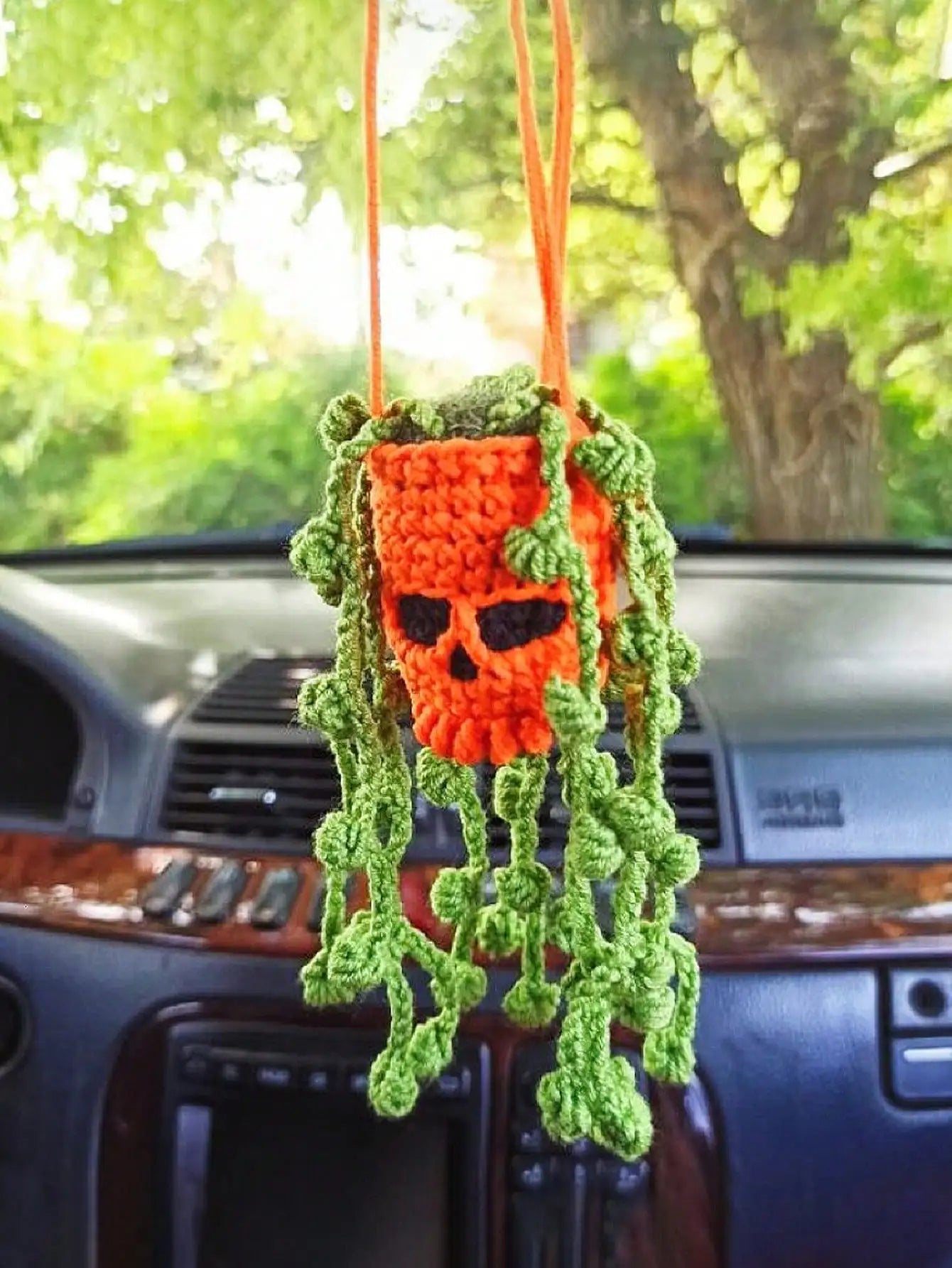 1pc Car Skull Halloween Ornament, Car Decoration, Rearview Mirror Decoration, Hand-Crocheted and Creative