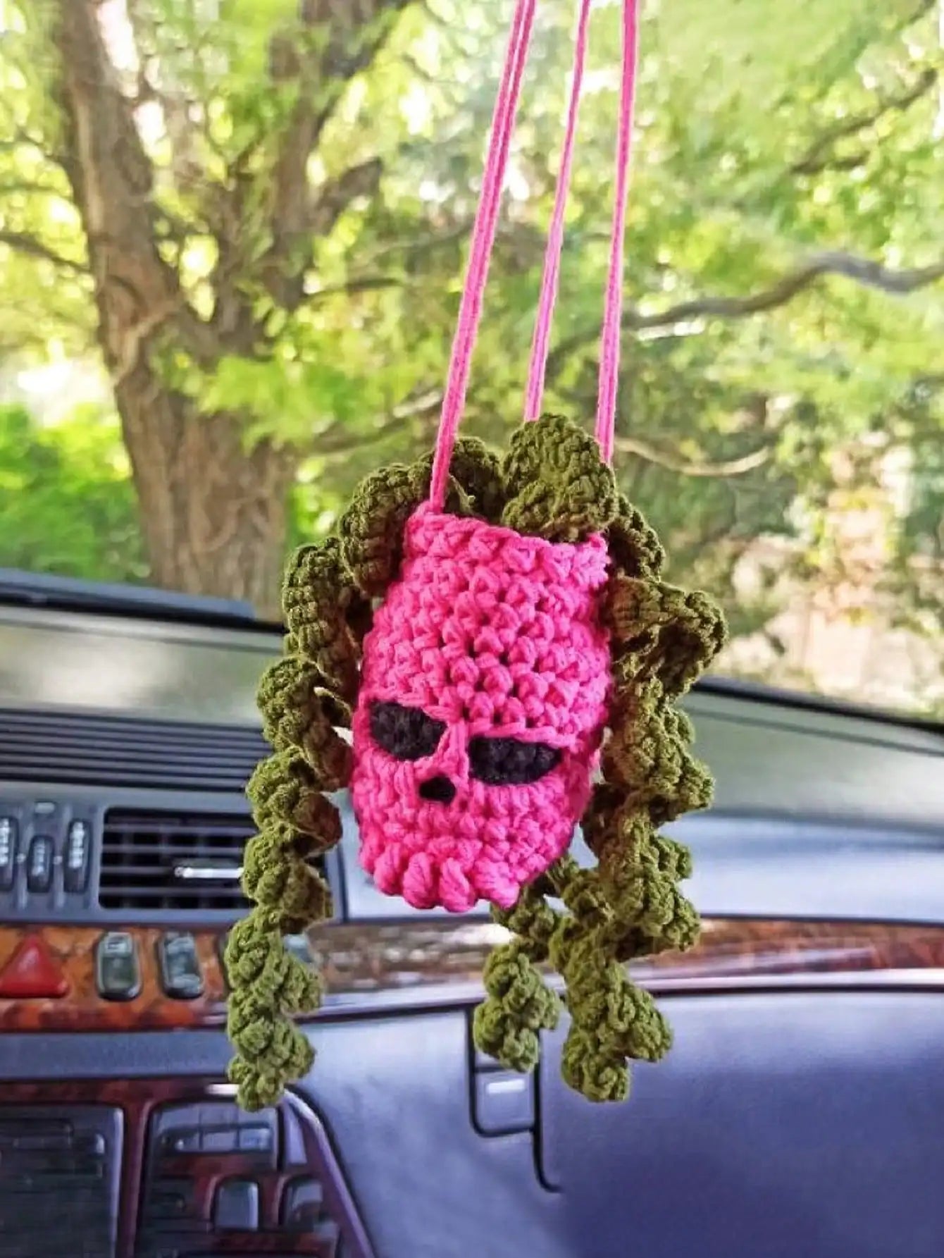 1pc Car Skull Halloween Ornament, Car Decoration, Rearview Mirror Decoration, Hand-Crocheted and Creative